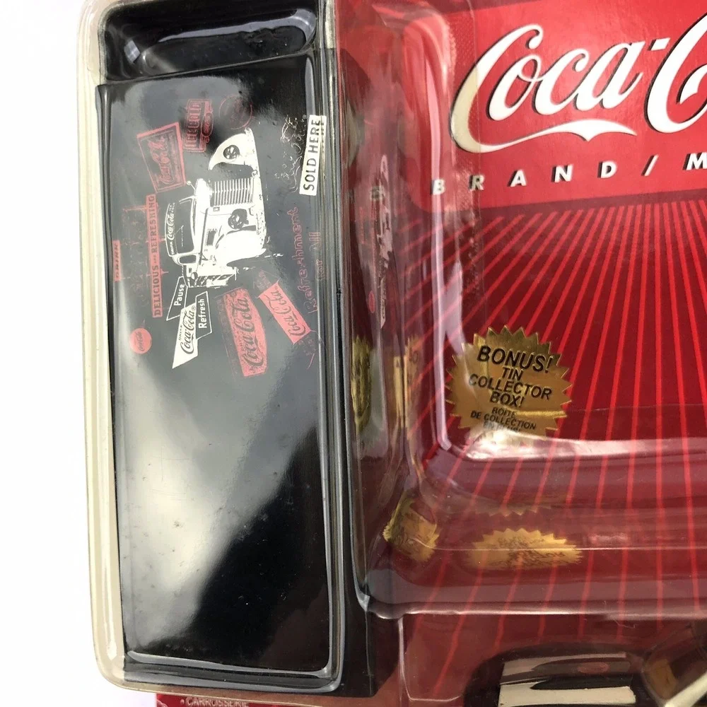 Johnny Lightning Coca-Cola 67 1967 Corvette 427 Roadster +Tin Coke Box Diecast‎
